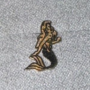 14k yellow gold DISNEY Ariel the little mermaid stud earring